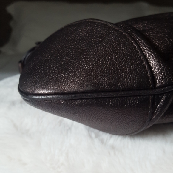 Salvatore Ferragamo metallic satchel handbag - Picture 4 of 8